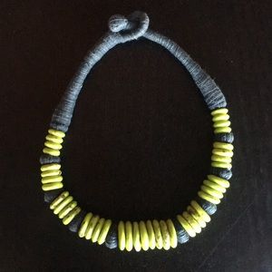 FREE GIFT 💝 UO Black & green chunky necklace